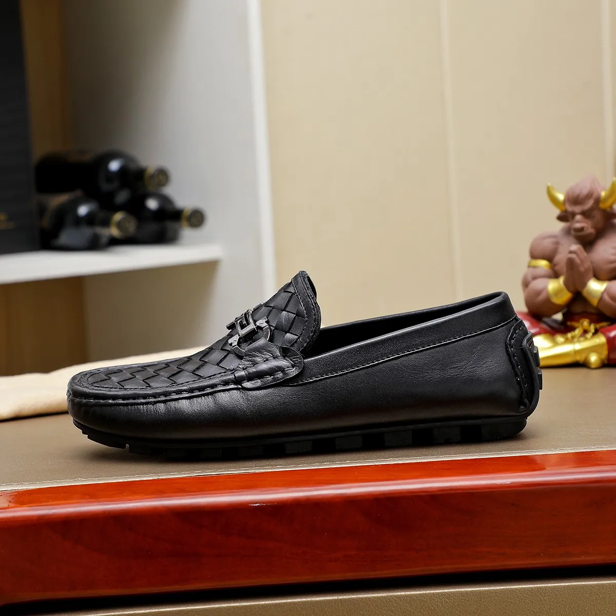 Men's shoes 💰360 [BV] 👟👟 Italian luxury brand Made with imported cowhide technology to highlight high-end men's taste of light luxury life [color] [color] Masters with ten years of manual experience create classic weaving 🌴 The inner top layer 🐷 lining 💯😘 The top quality inherits the brand craftsmanship! Black, size 38-45…